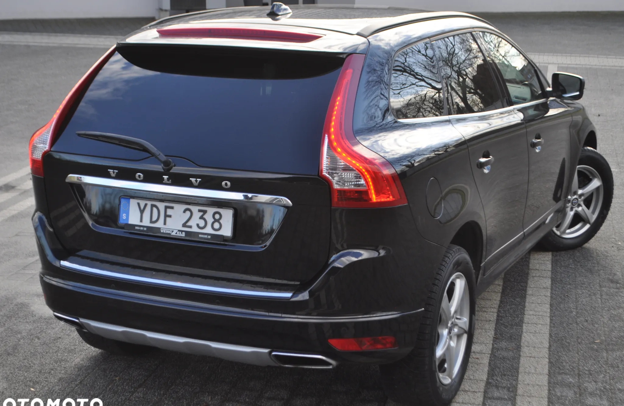 Volvo XC 60 cena 82999 przebieg: 125000, rok produkcji 2016 z Legnica małe 781